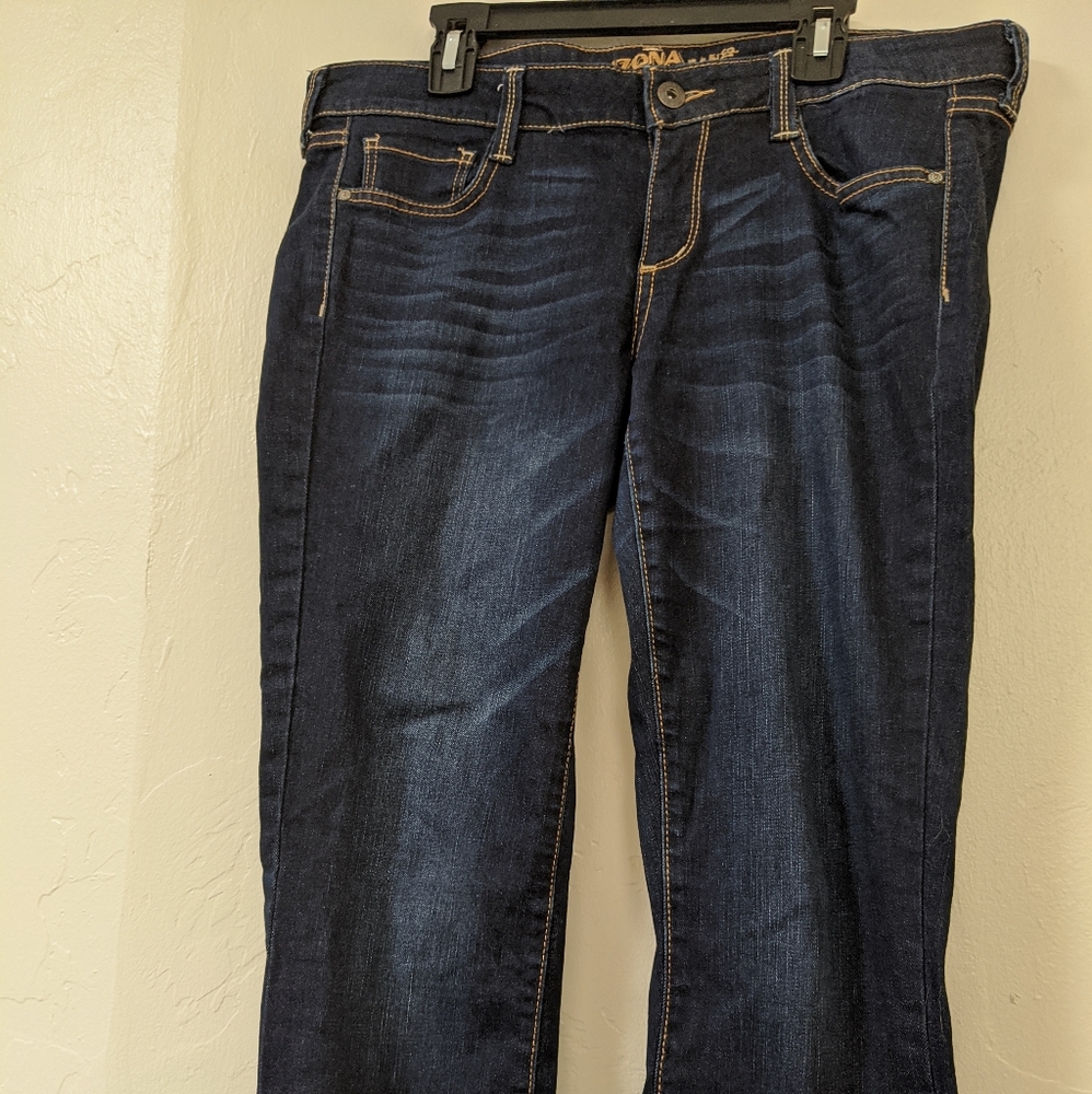 🌻Dark Wash Cropped Capri Denim